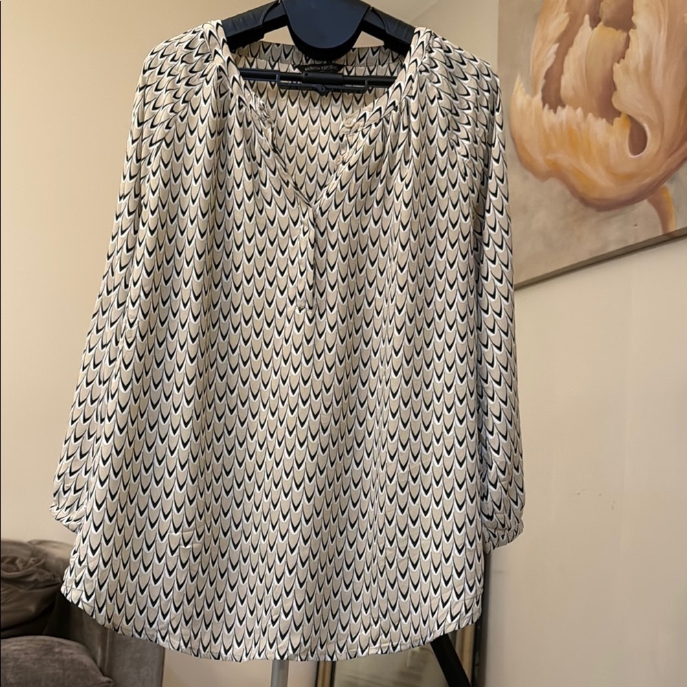Banana Republic Black and White 3/4 Sleeve Relaxed Blouse